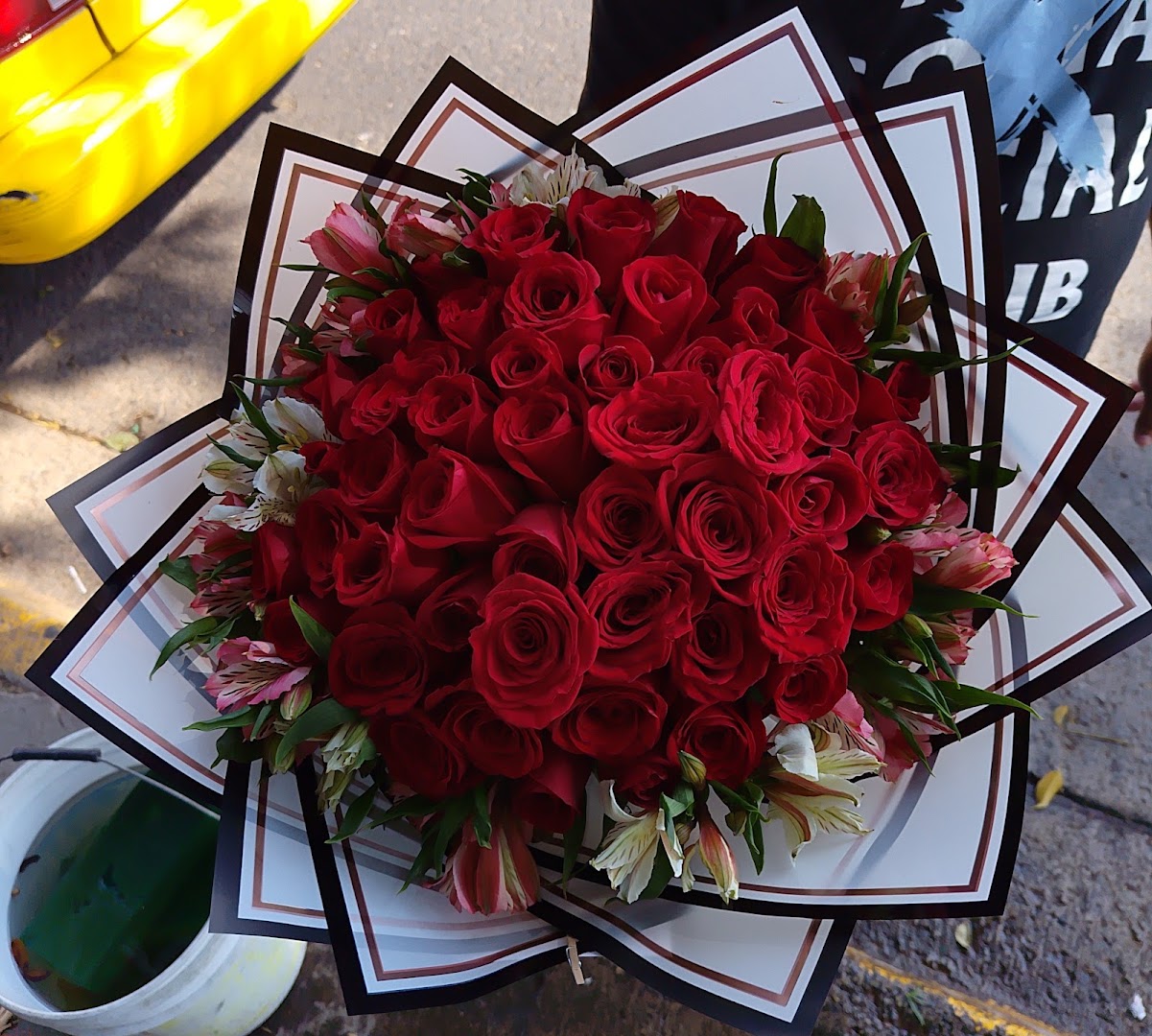 Ramo de rosas rojas